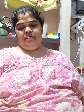 tamilthanushri Adlı Modelin Canlı XXX Sohbeti