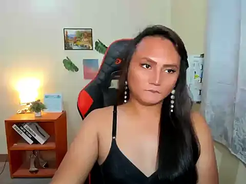 عرض كام hella_queen