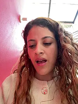 alana15のライブXXXチャット