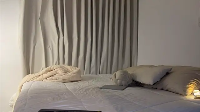 Miia_Vega_ Chat XXX in diretta