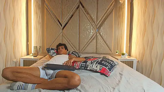 Hotcouple_222's Live XXX Chat