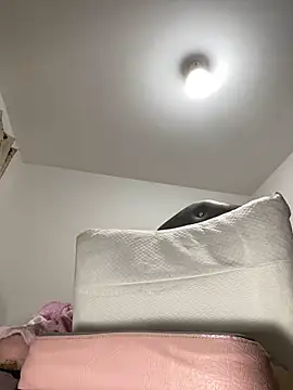 sweetsarabig22cm: διαδικτυακό σόου στην κάμερα