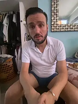 Alexitho25: онлайн-секс-чат