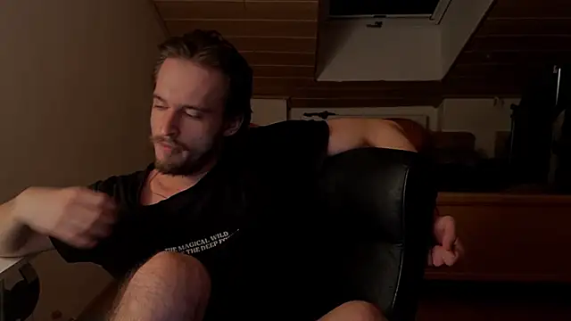 Bez3ybik: διαδικτυακό σόου στην κάμερα