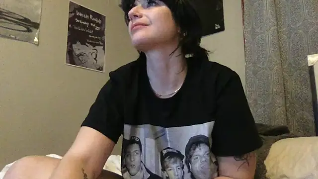 Girlnextdoor242: διαδικτυακό σόου στην κάμερα