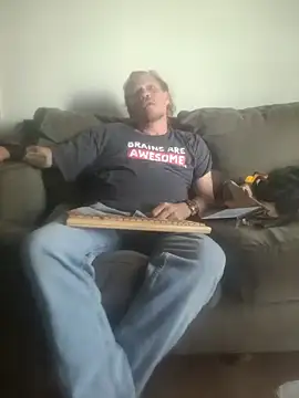 yourMasterisBored Show in webcam