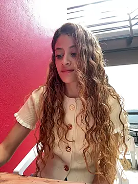 alana15のライブXXXチャット