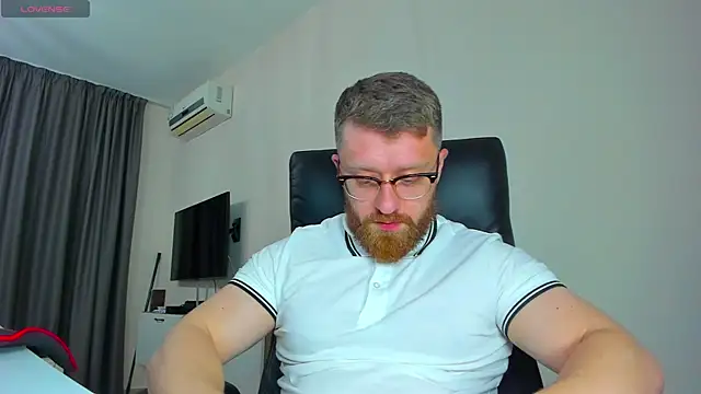 Findom_guy: διαδικτυακό σόου στην κάμερα