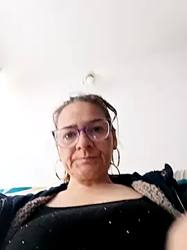 Dannial51 লাইভ XXX চ্যাট