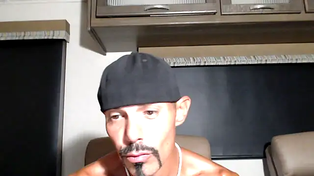 ThickD2C webkamerás műsora