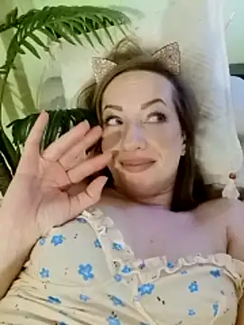 Queenymel's Live XXX Chat