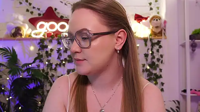 XXX chat uživo modela MonicaAsis