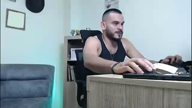 XXX chat uživo modela cowboyht