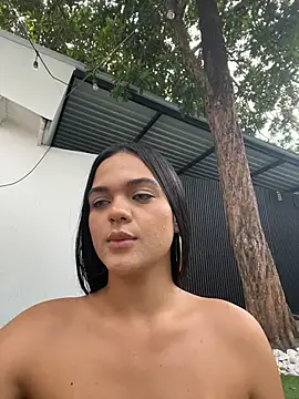 Bella-Ferrer 即時 XXX 聊天