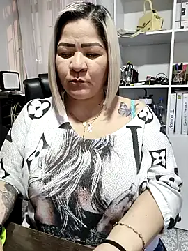 Dalessa_Bigtits 即時 XXX 聊天