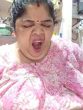 tamilthanushri Live XXX-Chat