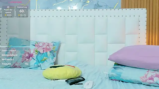 hornybarelylegalgirln Live XXX chat