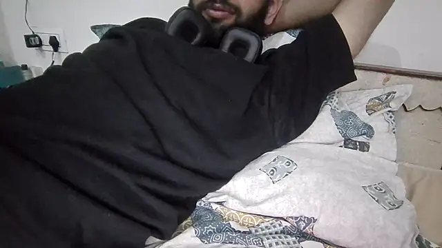 عرض كام UncutLund