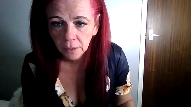 Forbidden-Irish-x Adlı Modelin Canlı XXX Sohbeti