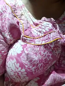 tamilthanushri élő XXX-chatje