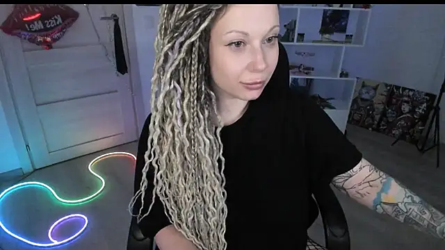 HoneySallyMoore 即時 XXX 聊天