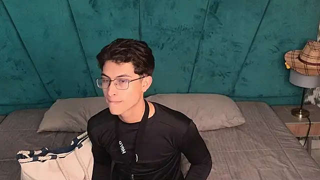 Aaron_Eze webcam show