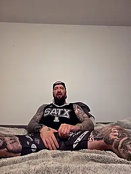 Chatroom XXX en direct de Beardedtattood