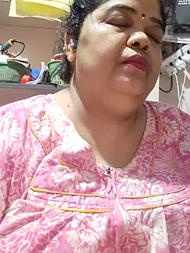 tamilthanushri Chat XXX in diretta