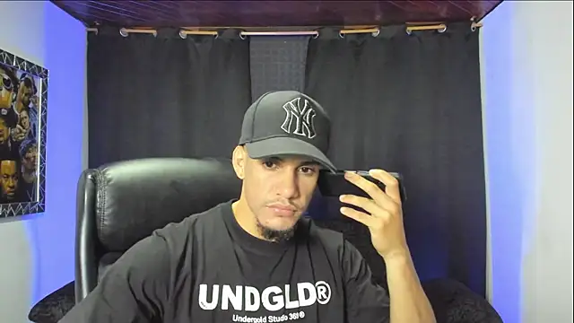 jhonnysnow17のライブXXXチャット