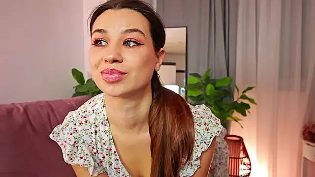 divetagrace's Live XXX Chat