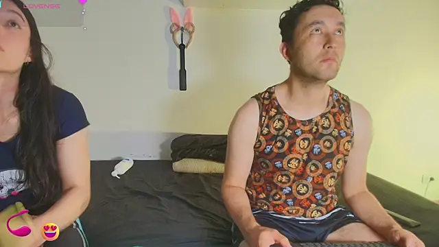 JeremmyAndStacy Chat XXX live