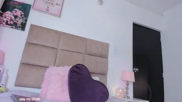 ashleycurvyy Show in webcam