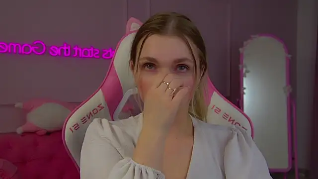 AnnyRaii's Live XXX Chat