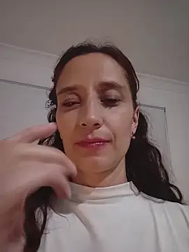 Aurabloom_1's Live XXX Chat