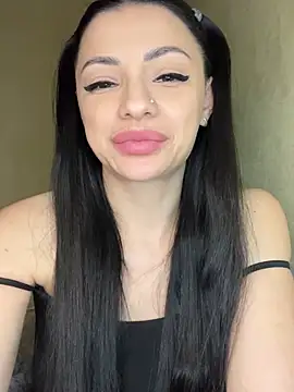 Layana_Ro's Live XXX Chat