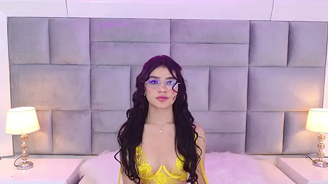 OliviaDiaz Adlı Modelin Canlı XXX Sohbeti