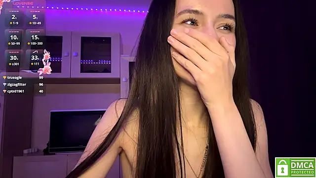 Kiaicatie élő XXX-chatje