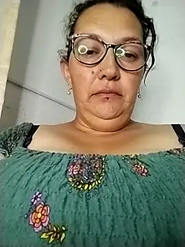 _SaraqueenのライブXXXチャット