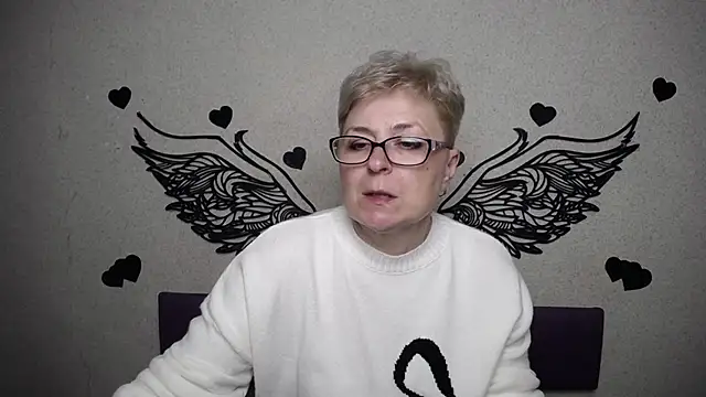 EmiliaGree live XXX chat