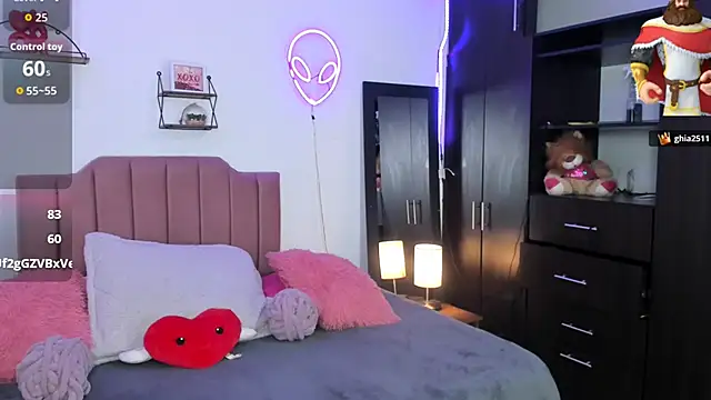 XXX chat uživo modela Nina_curves