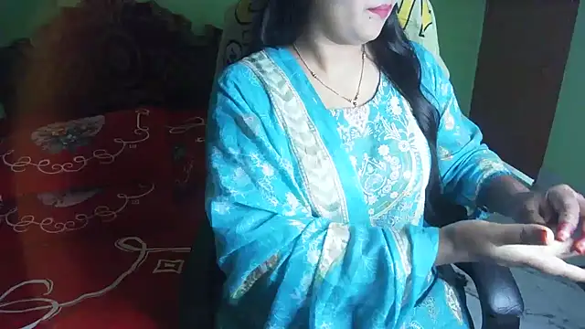 BengaliQueenStar Adlı Modelin Canlı XXX Sohbeti