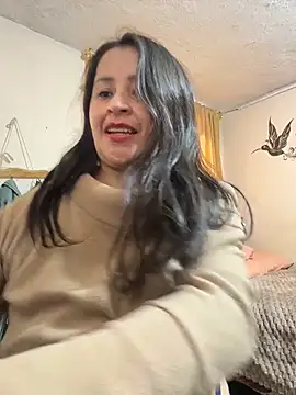 latinfemale Adlı Modelin Canlı XXX Sohbeti