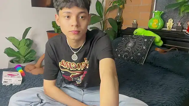 Andy_Belier23 Chat XXX in diretta