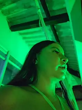 Pretty_Julieta's Live XXX Chat