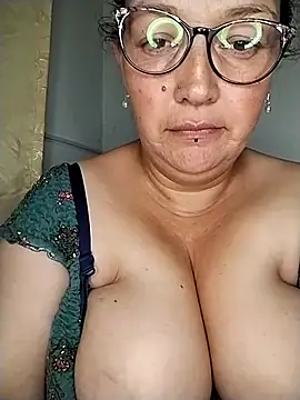 _SaraqueenのライブXXXチャット