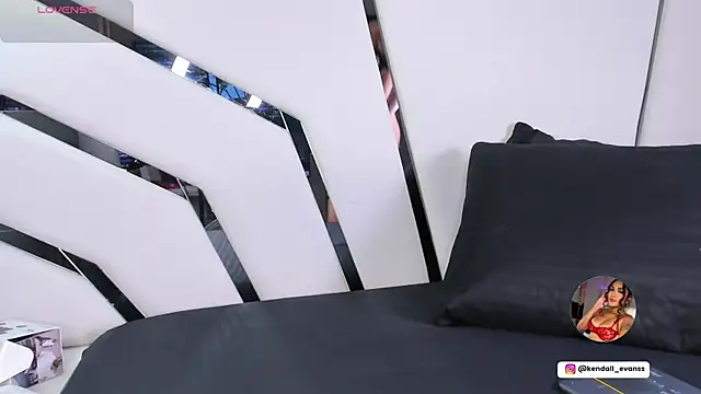 Kendall__evanss 现场XXX聊天