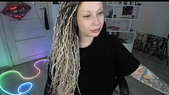 HoneySallyMoore Adlı Modelin Canlı XXX Sohbeti