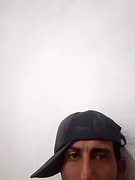 Tu_ChicoMalo22CM Show in webcam