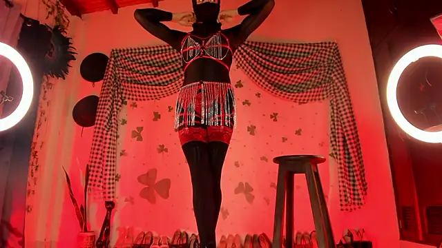 ArchieCollins Chat XXX live