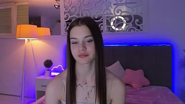 LuisaClover élő XXX-chatje